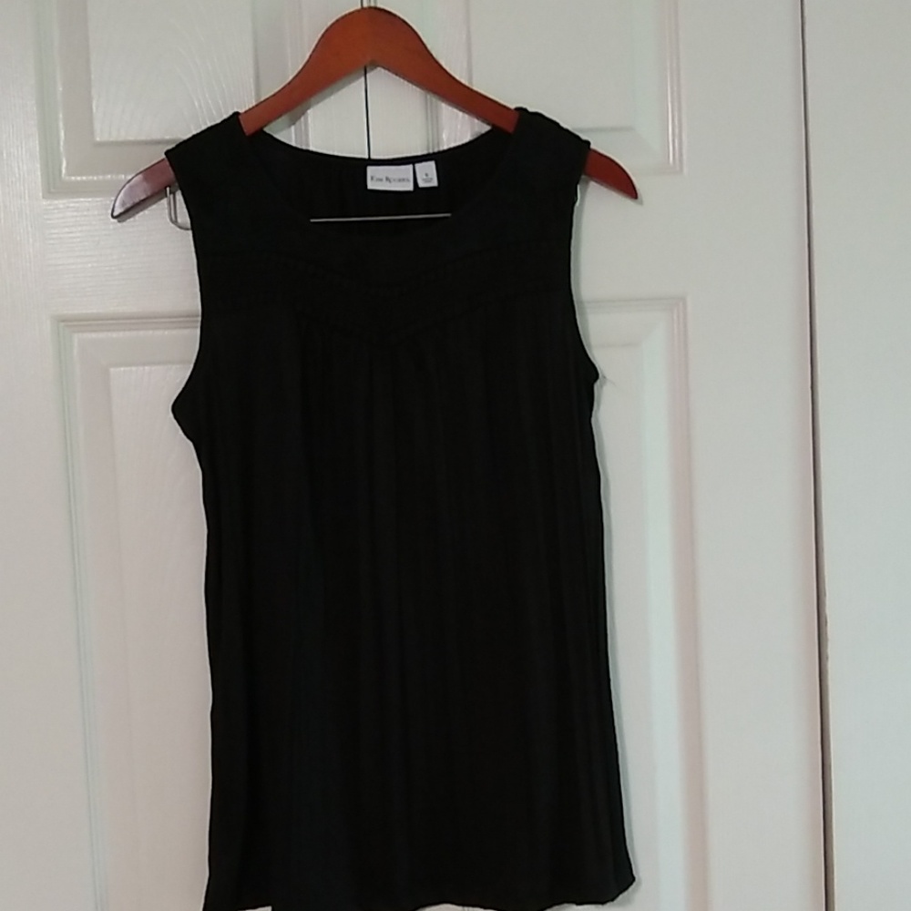 Kim Rogers Black flowy Top sleeveless